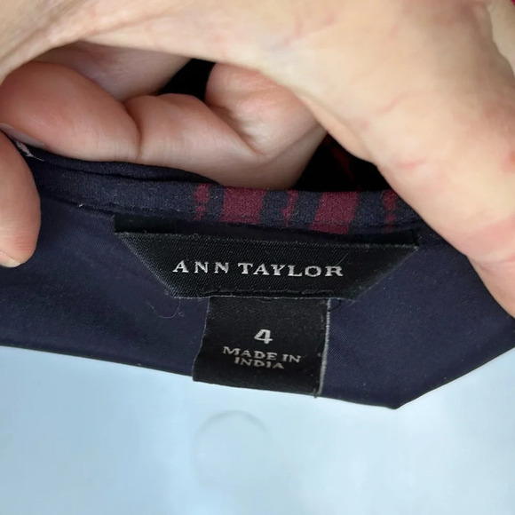 Ann Taylor Plaid Belted dress, size 4 - Picture 9 of 9